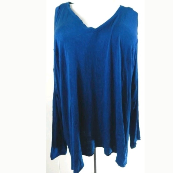 Livi Lane Bryant Cutout Layered Workout Top - Picture 1 of 3